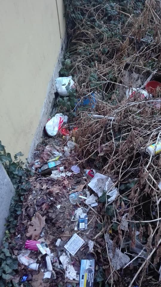 CARMAGNOLA – Continuano gli abbandoni di rifiuti in via Torino