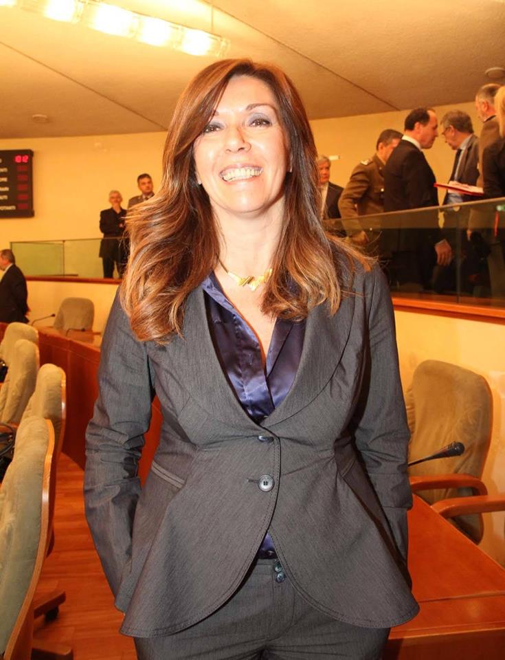 Claudia Porchietto si presenta al Caffè Città a Moncalieri