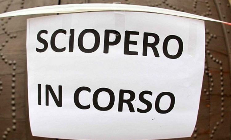 Lunedì di fuoco per lo sciopero della scuola