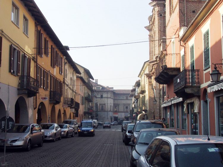 CARMAGNOLA – La nuova zona traffico limitato con telecamere partirà dal 1 maggio