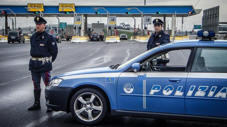 L’operazione «Alcool e Drugs» della polizia stradale fa saltare 39 patenti