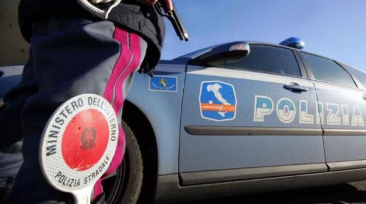 Entravano nelle case per rubare mentre i proprietari dormivano: presi dalla polizia