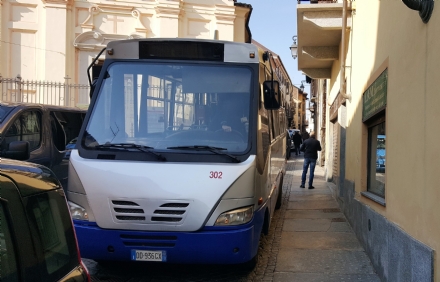 Centro storico di Moncalieri nel caos per un divieto di sosta