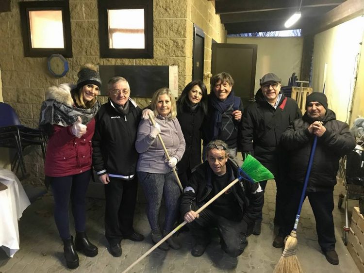NICHELINO – I presidenti dei quartieri ripuliscono il centro San Quirico