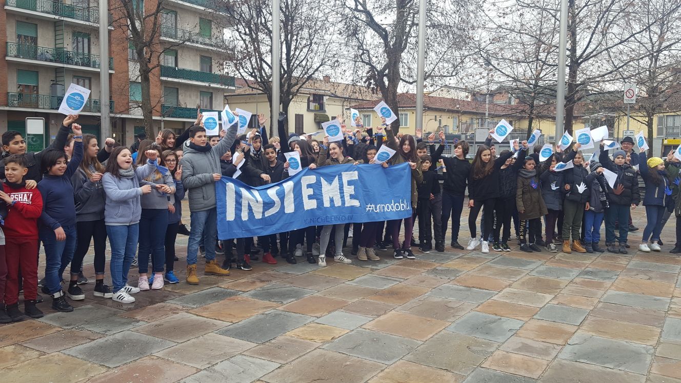 Flash mob a Nichelino contro il bullismo