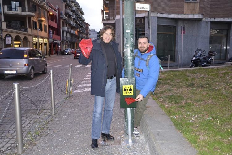 A Nichelino arrivano i distributori di sacchetti per le deiezioni canine