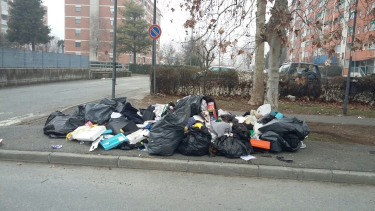 RIFIUTI – Sei discariche abusive trovate dalla polizia ambientale metropolitana in cintura sud