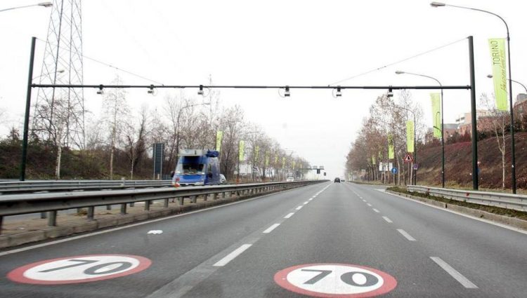 In corso Regina, a Torino, si riaccende l’autovelox dopo due anni