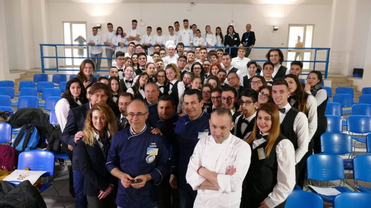 Gli studenti del Bobbio di Carignano in finale di Cooking quiz con chef Rubio