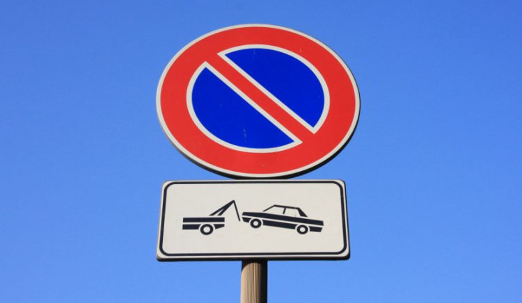 VILLASTELLONE – In via Beneficio Villa diventa vietato parcheggiare