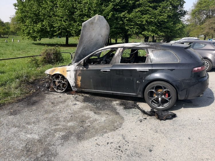 NICHELINO – Bruciano nella notte due auto: ipotesi dolosa