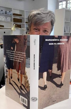 Pecetto: Margherita Oggero in biblioteca