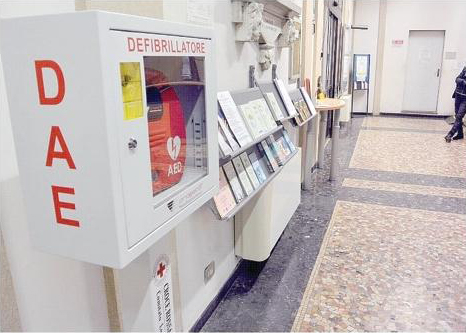 SCUOLE – Città Metropolitana distribuisce defibrillatori semi automatici