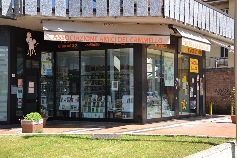 NICHELINO – I festeggiamenti per i 10 anni della libreria “Il Cammello”