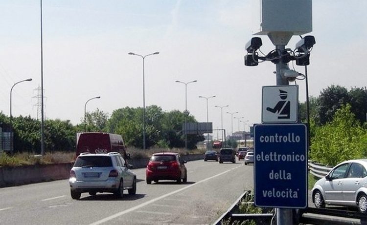 CARIGNANO – Iniziati i lavori di installazione del nuovo autovelox