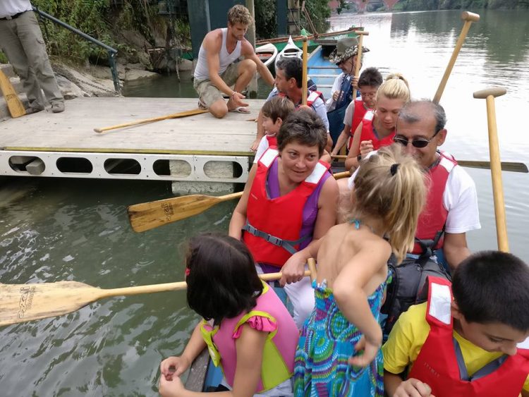 MONCALIERI – Navigazione sul Po con le canoe degli indiani