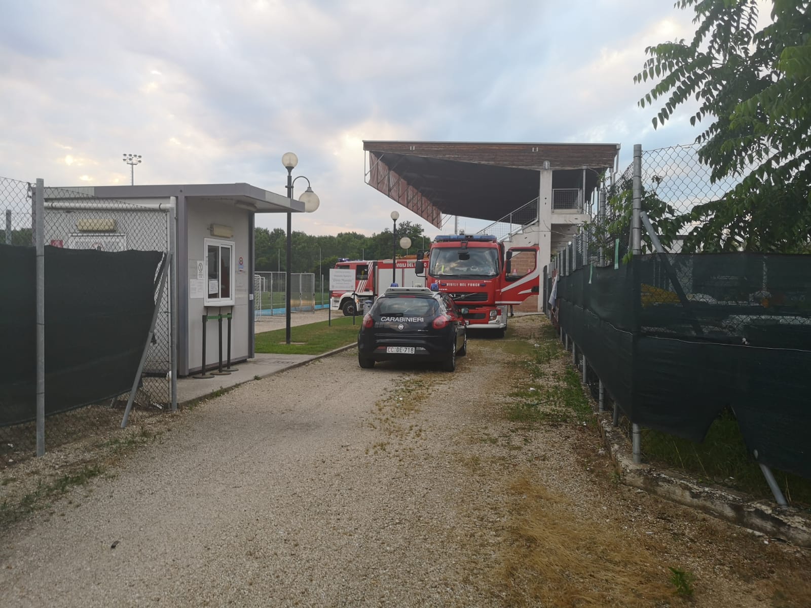 VINOVO – Prende fuoco un cassonetto all’ecocentro