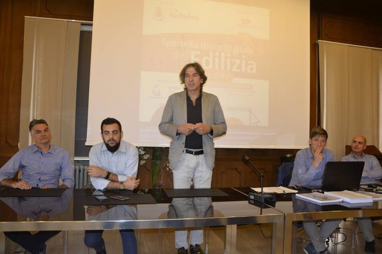 NICHELINO – Addio alla carta: il Comune passa al digitale per i documenti