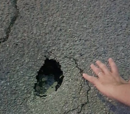 TROFARELLO – Ennesima buca sulle strade: tocca alla zona Belvedere