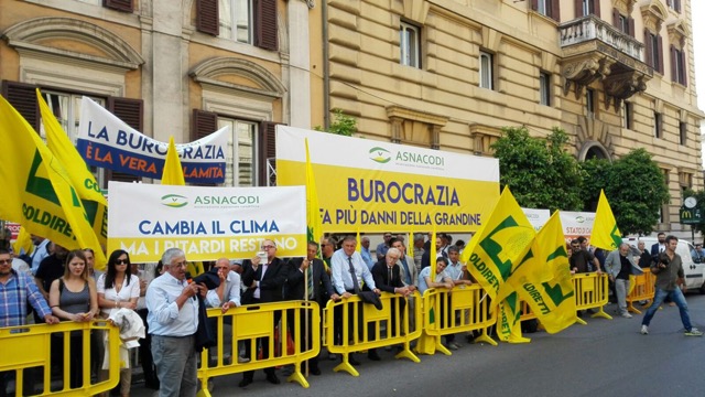 COLDIRETTI – Cento mila agricoltori attendono mezzo miliardo di rimborsi per le calamità