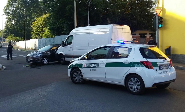 NICHELINO – Incidente all’incrocio del sovrappasso del Colombetto