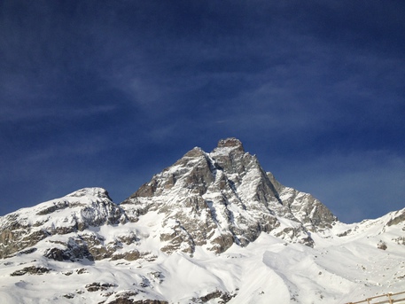 Tragedia sul Monte Bianco, dopo il recupero del cadavere di Luca, si cercano gli altri due ragazzi