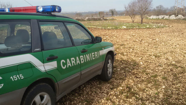 CAMBIANO – Un terreno coinvolto in un’indagine ambientale dei carabinieri di Cuneo