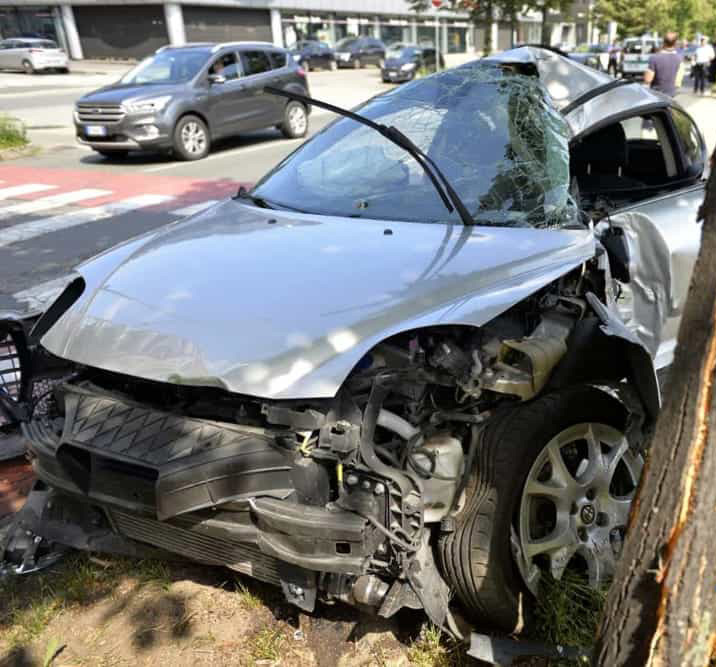 TORINO – Schianto in corso Giambone: un ferito