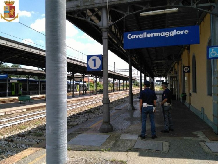 Picchiò il capotreno: rintracciato e denunciato