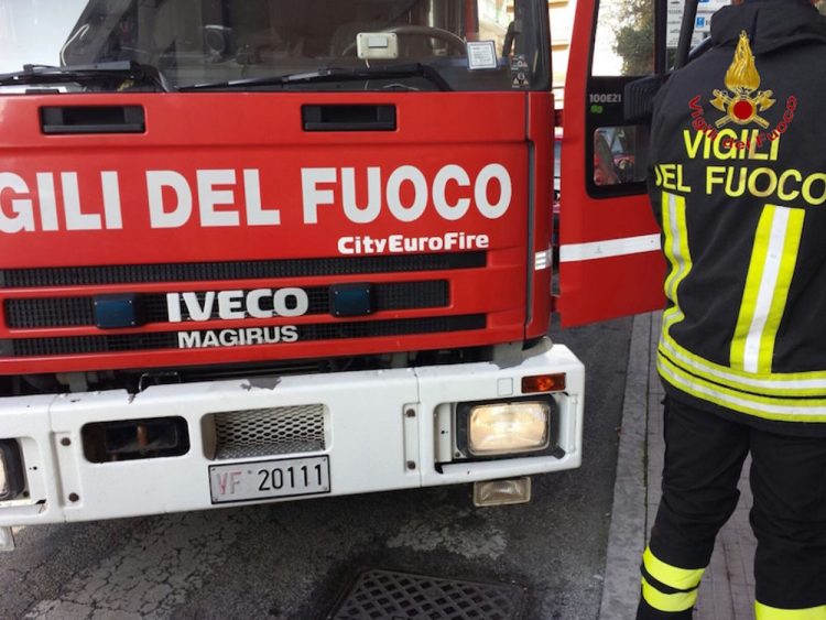 Camion in fiamme sulla Torino – Savona