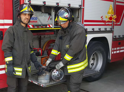 Ustionato dalla bombola di gas esplosa