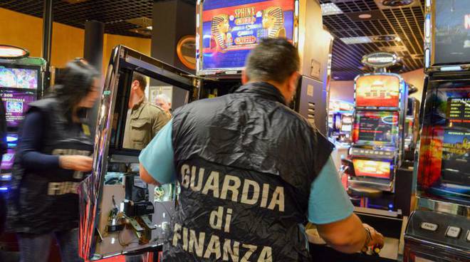 Prosegue la “guerra” alle slot