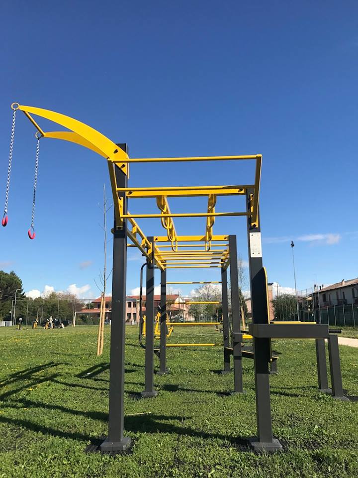 NICHELINO – Nuovo attrezzo sportivo vicino al playground di via Nenni