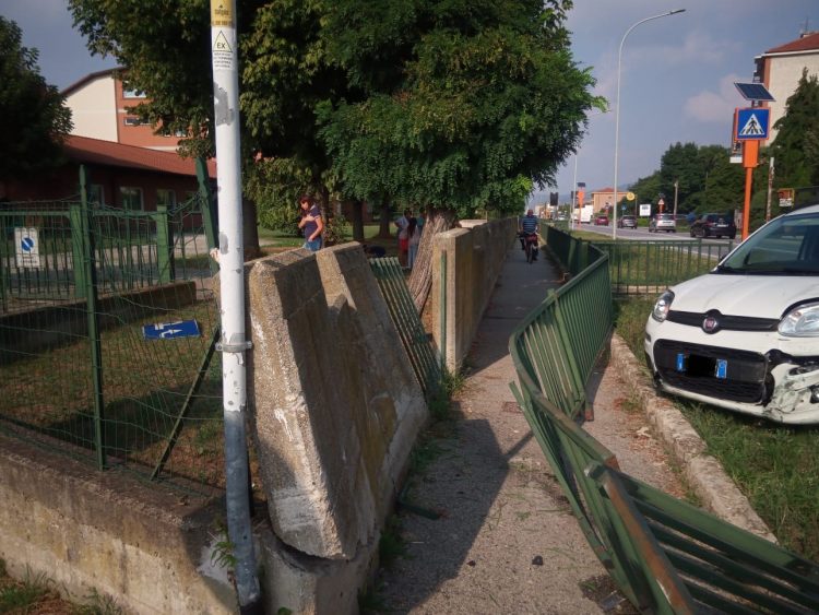 VINOVO – Incidente a Garino davanti alle scuole: tanta paura ma danni lievi