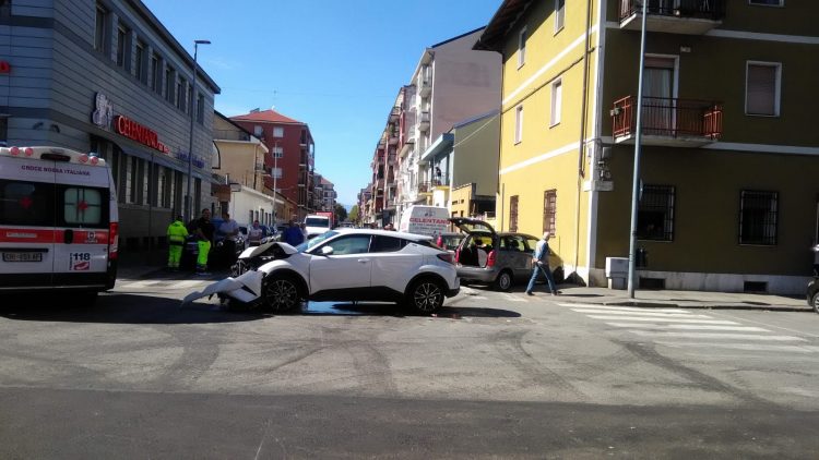 MONCALIERI – Scontro in Borgo San Pietro, due feriti e polemiche sulla sicurezza