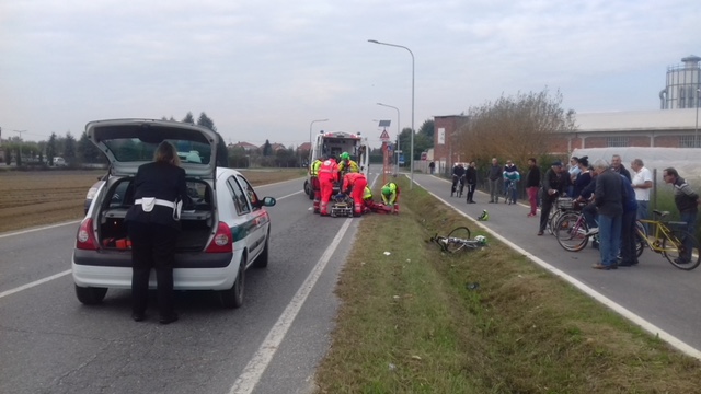 VINOVO – Incidente sulla circonvallazione: ciclista in ospedale