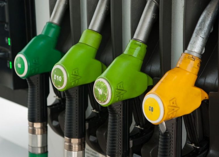 MONCALIERI – Distributori di benzina di nuovo nel mirino