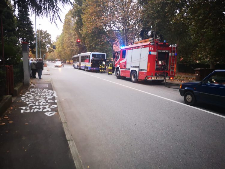 NICHELINO – Altro allarme sull’autobus 35 per un principio di incendio
