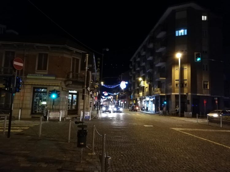 NICHELINO – Accese le luci di Natale in città
