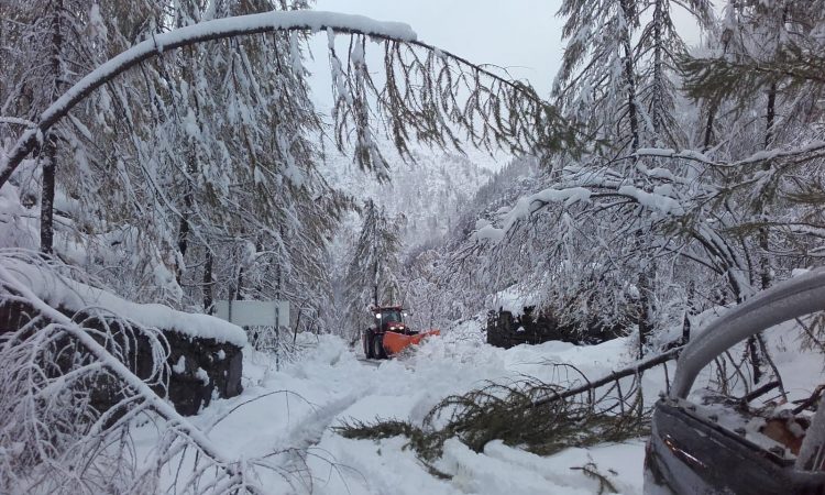 Maltempo: nevica in quota. La Città metropolitana interviene su neve e frane