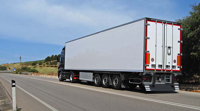 Camion nel mirino a Nichelino e Vinovo durante la notte