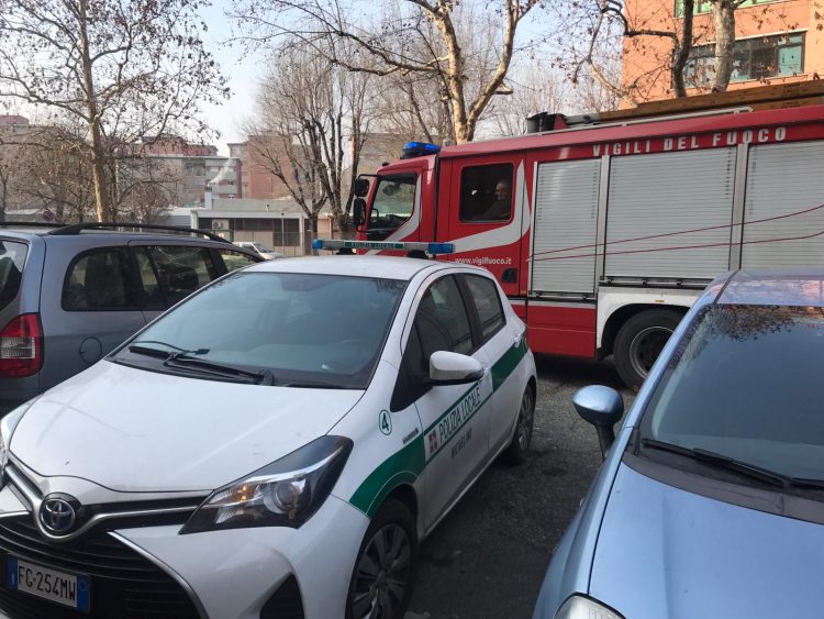 NICHELINO – Famiglia bloccata in casa: intervengono i pompieri