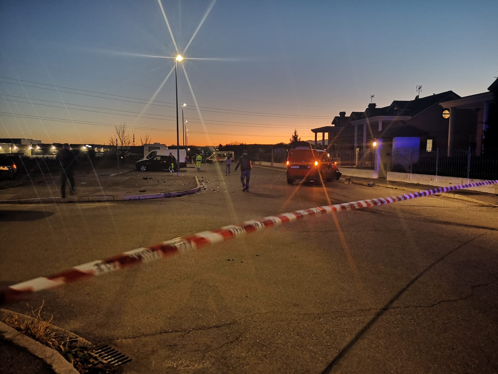 NICHELINO – Incidente in via Mattei: due feriti