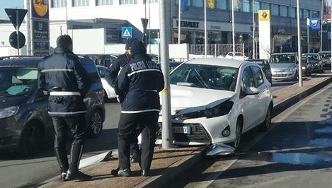 MONCALIERI – Incidente in corso Savona: un ferito