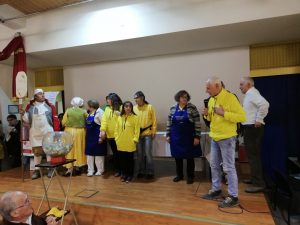 NICHELINO - Tutto esaurito alla Cena del Cuore. Tra i presenti anche l'assessore Sarno e le maschere di Nichelino Monsù Panaté e Madama Farina NICHELINO - Tutto esaurito alla Cena del Cuore. Tra i presenti anche l'assessore Sarno e le maschere di Nichelino Monsù Panaté e Madama Farina
