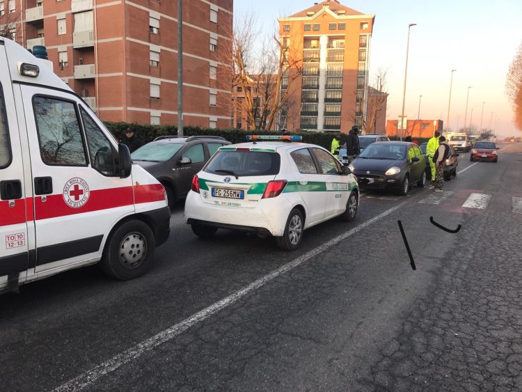 NICHELINO – Incidente in via Nenni: due feriti