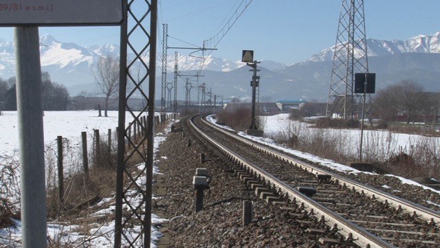 Troppi passaggi a livello sulla linea Torino-Pinerolo. Le ferrovie vogliono eliminarli, Coldiretti chiede di concertare un piano per non danneggiare gli agricoltori