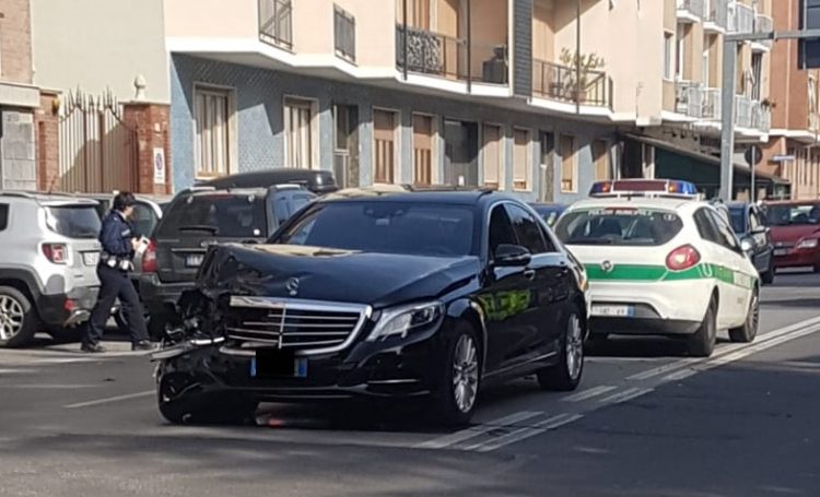 MONCALIERI – Incidente su via Cavour: traffico congestionato