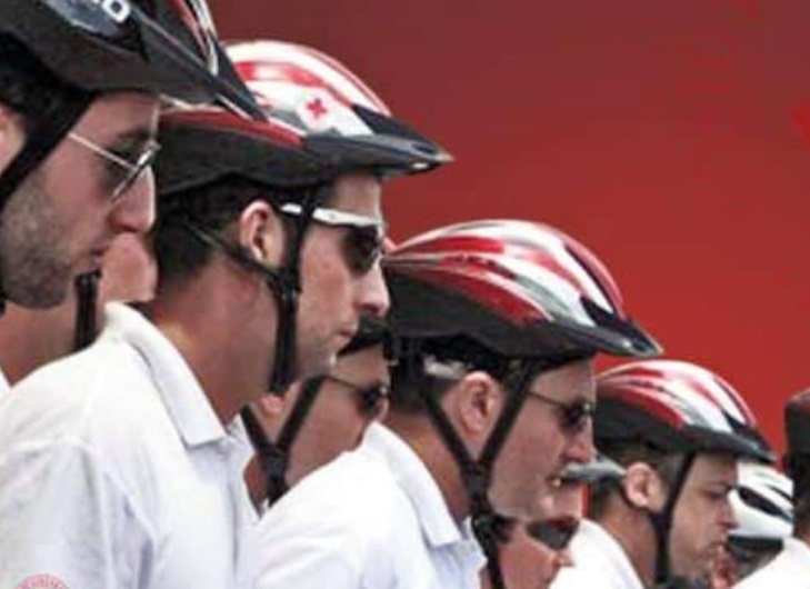 SANTENA – Il soccorso della croce rossa arriva anche in bicicletta