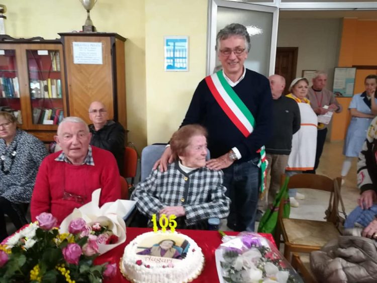 SANTENA – Festa per le nonnine della casa di riposo